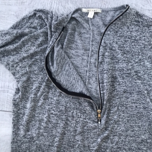 Francesca’s size medium - Picture 3 of 5